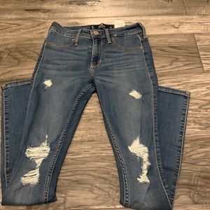 hollister blue ripped high rise jeans